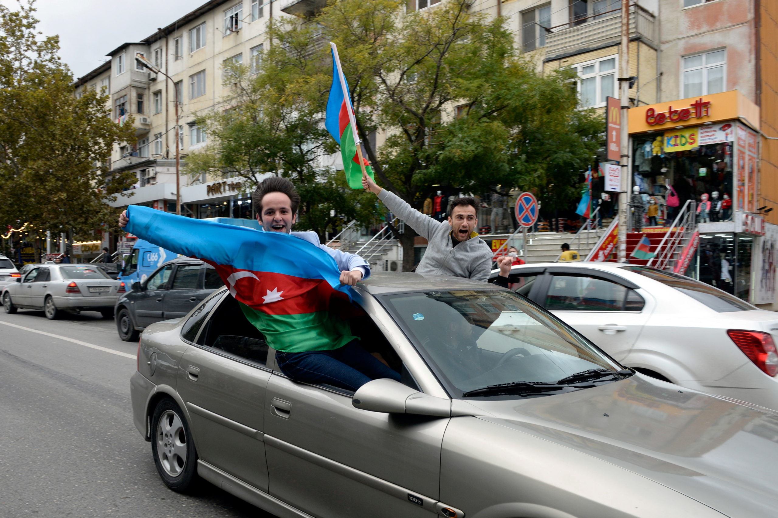 2020-11-08T170645Z_260730393_RC25ZJ9HCUJ6_RTRMADP_3_ARMENIA-AZERBAIJAN.JPG