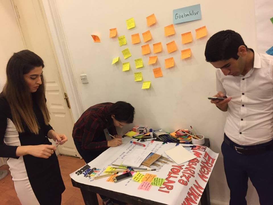 Activists from campaign, ‘erken nikahlara yox deyek’ – ‘no to early marriages’