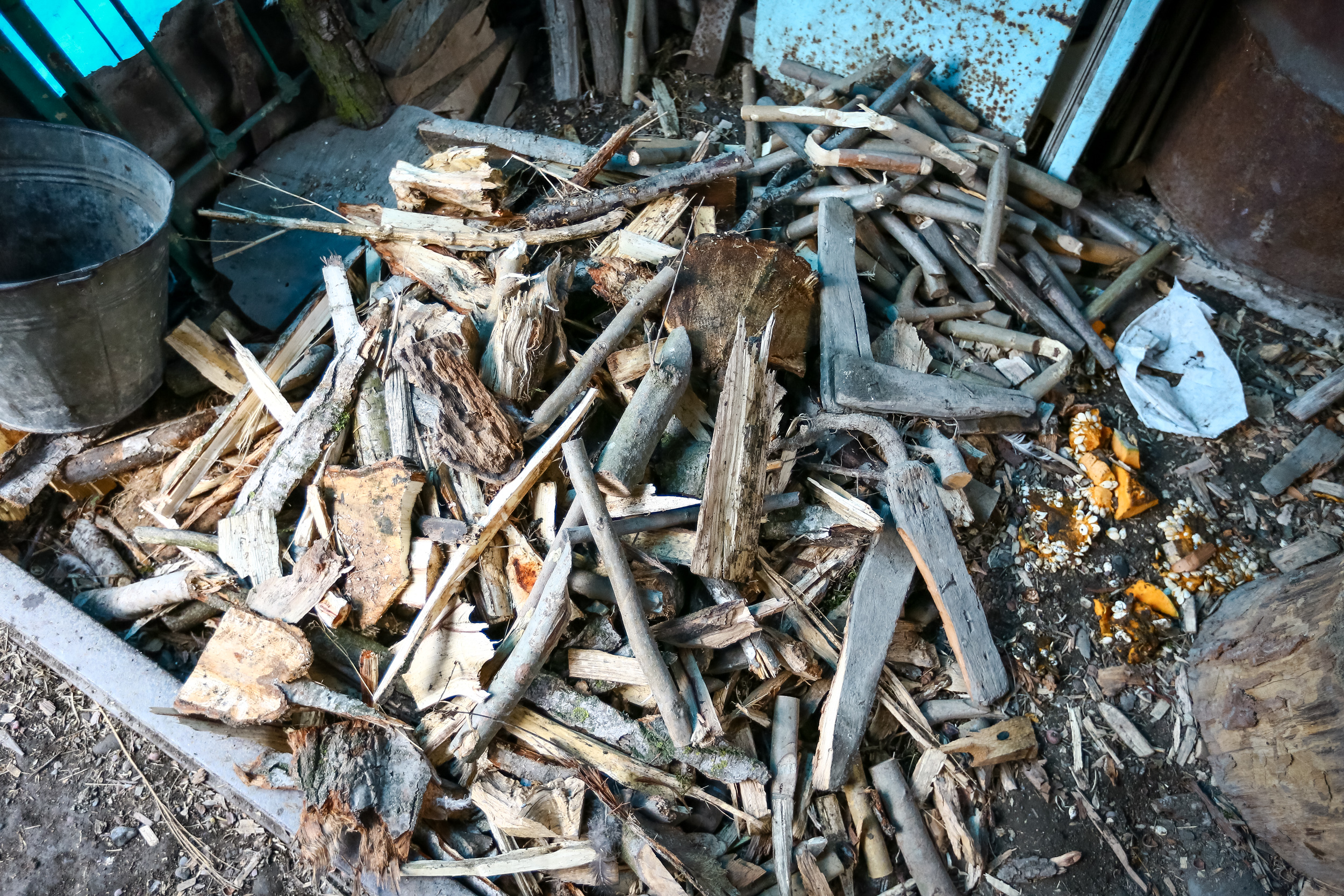 Ağacın digər tullantıları lazımsız olduğundan odun kimi istifadə olunur