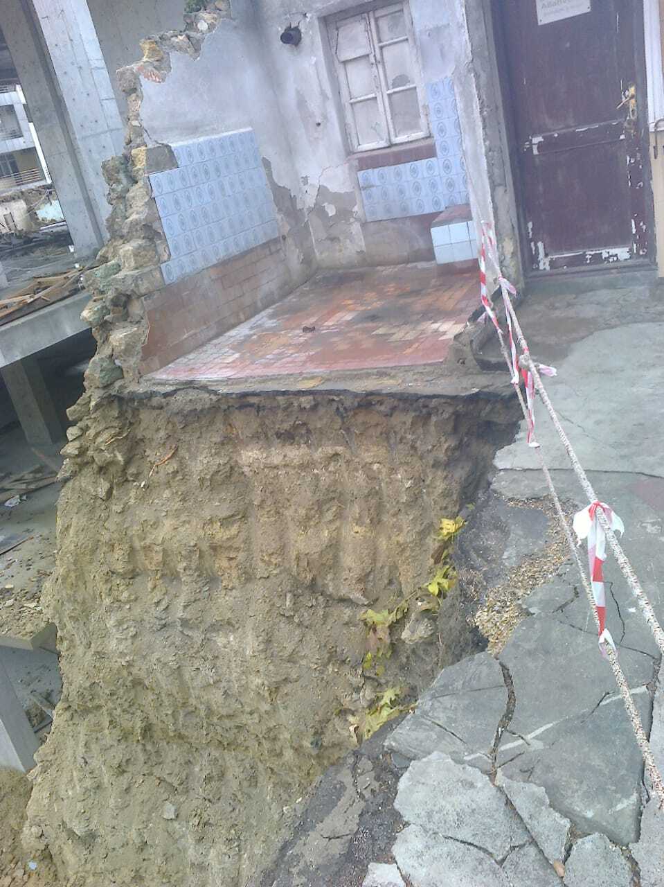 allahverdi_movlanovun_evinin_qarshisi_1.jpg