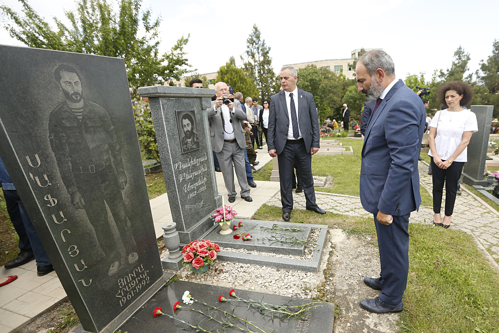 Armenian Prime Minister Nikol Pashinyan visits the grave of an Armenian soldier killed in the Nagorno-Karabakh conflict with Azerbaijan. Azerbaijan reacted variously to Pashinyan’s big win in parliamentary elections December 9. (photo: primeminister.am)