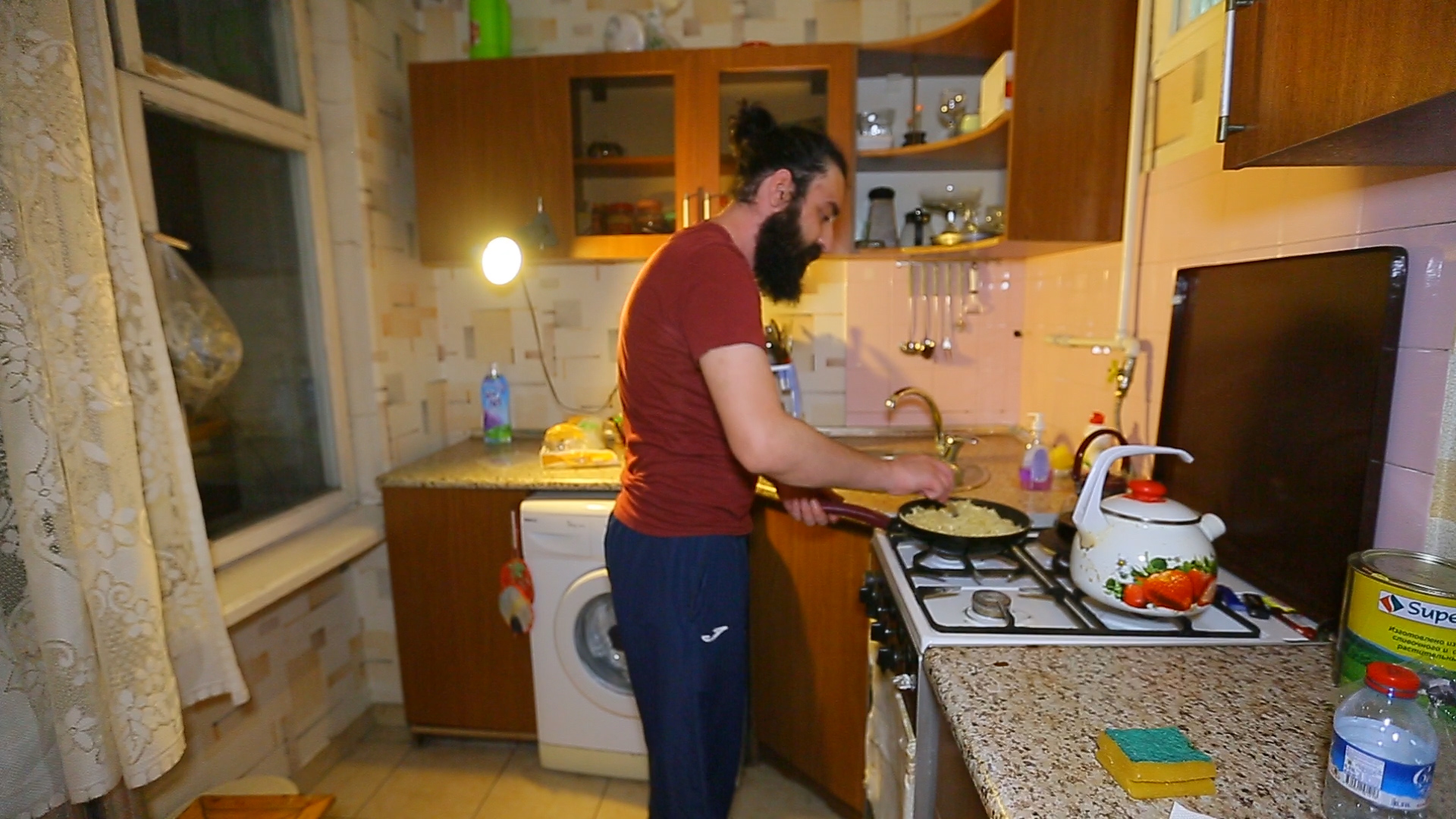 AZIZ9931.MOV.12_47_43_20.Still001.jpg
