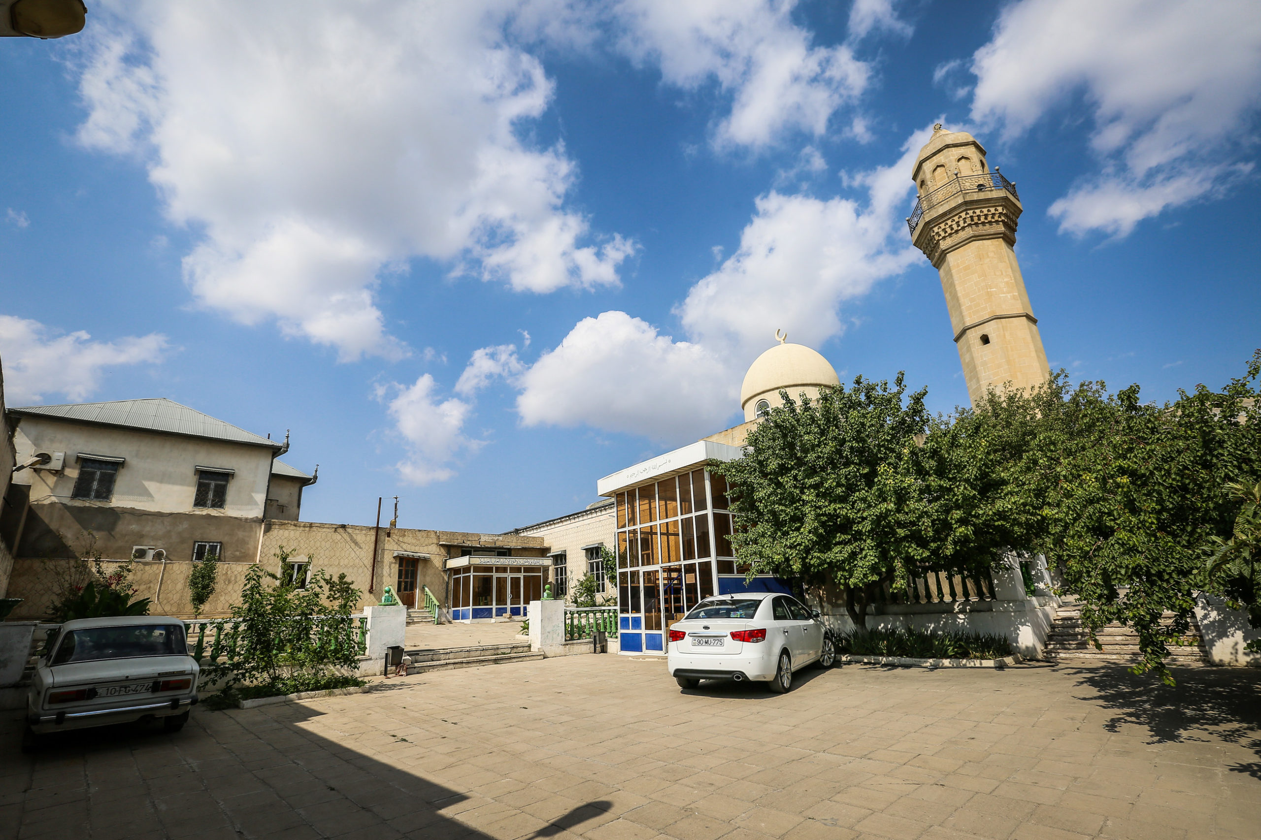 Balaxanı Cümə məscidi 1930-cu ildə kənd sakinlərinin vəsaiti hesabına tikilib və hazırda fəaliyyətdədir.