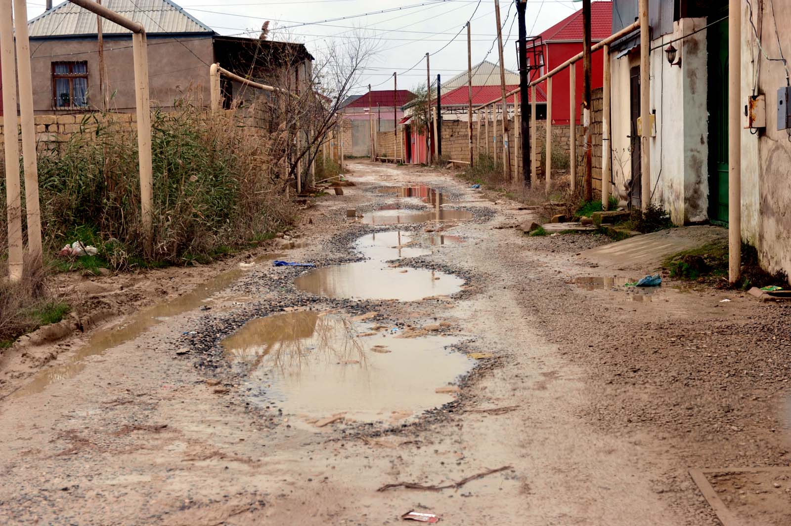 Binəqədinin təmir olunduğu deyilən yolları