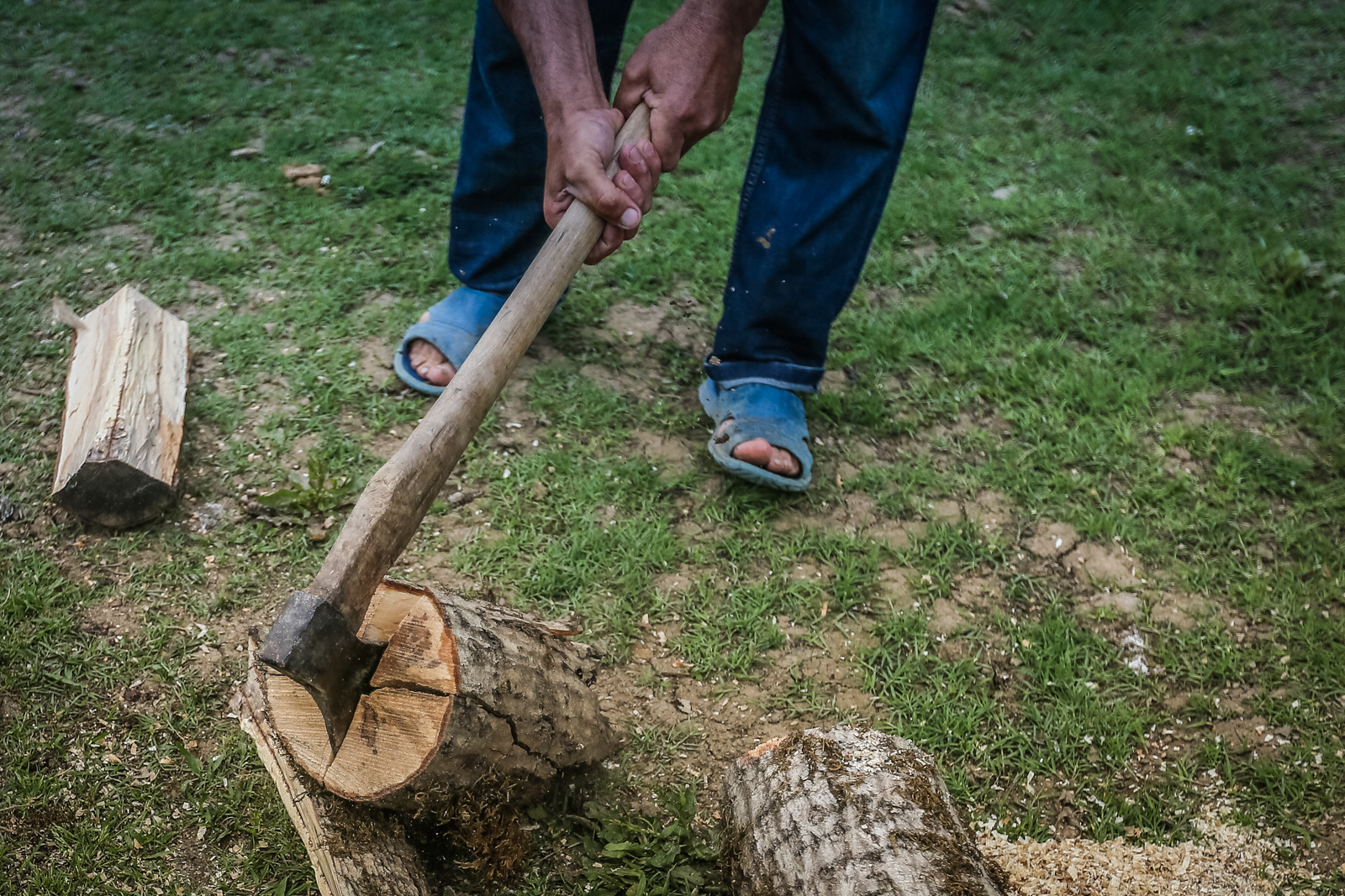 Bu kənddə odunsuz keçinmək mümkünsüzdür