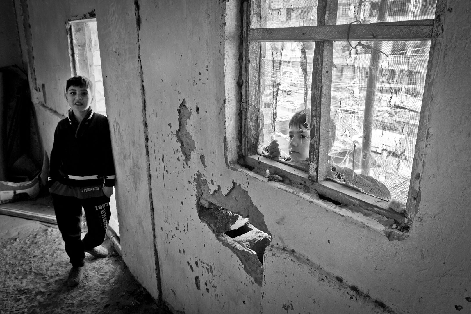 Burada tək Xocalıdan deyil, Ağdam, Laçın və Füzuli rayonlarından da məcburi köçkünlər yaşayır.