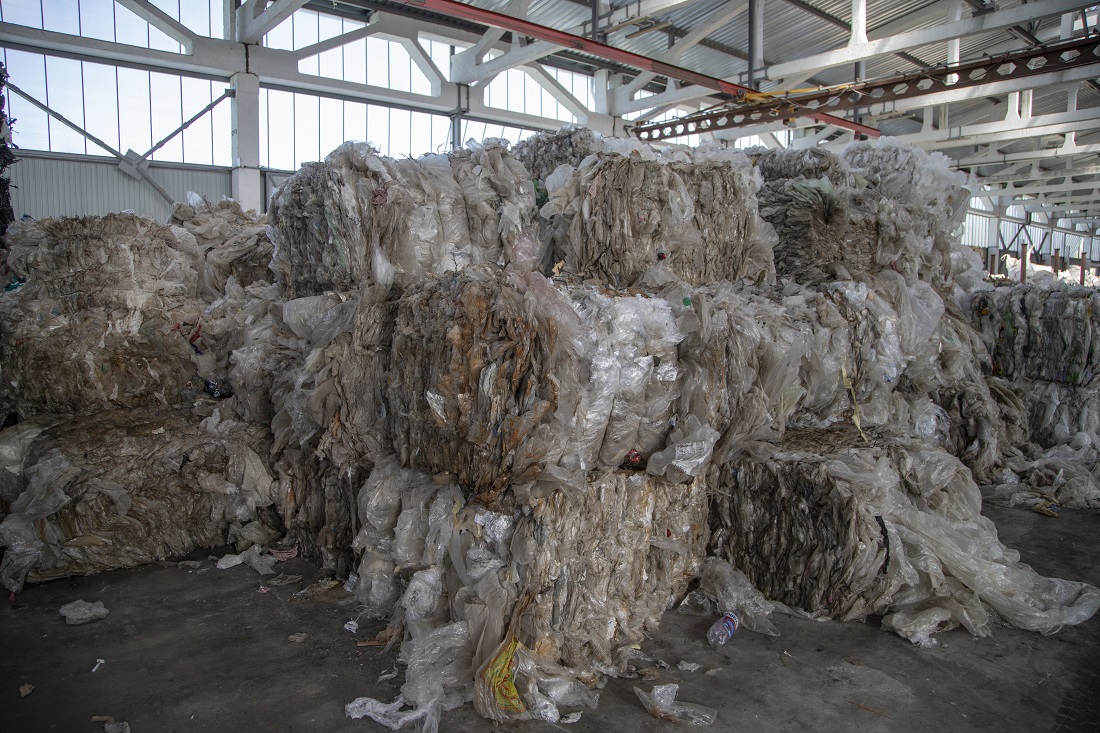 Deșeuri-sortate-la-stația-de-sortare-ABS-Recycling-2.jpg