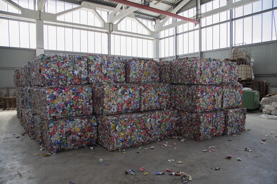 Deșeuri-sortate-la-stația-de-sortare-ABS-Recycling.jpg