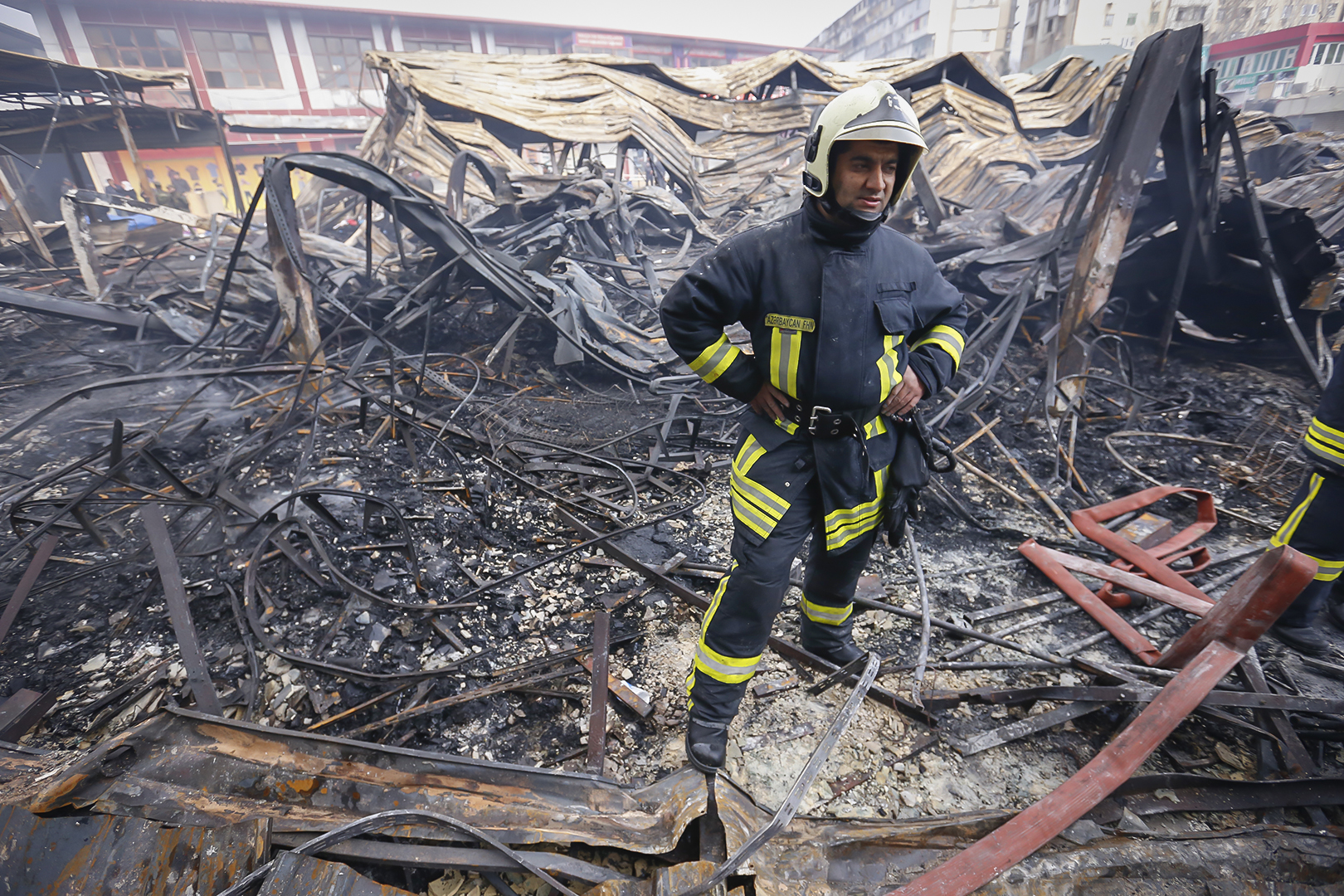 “Diqlas” Ticarət Mərkəzində yanğın