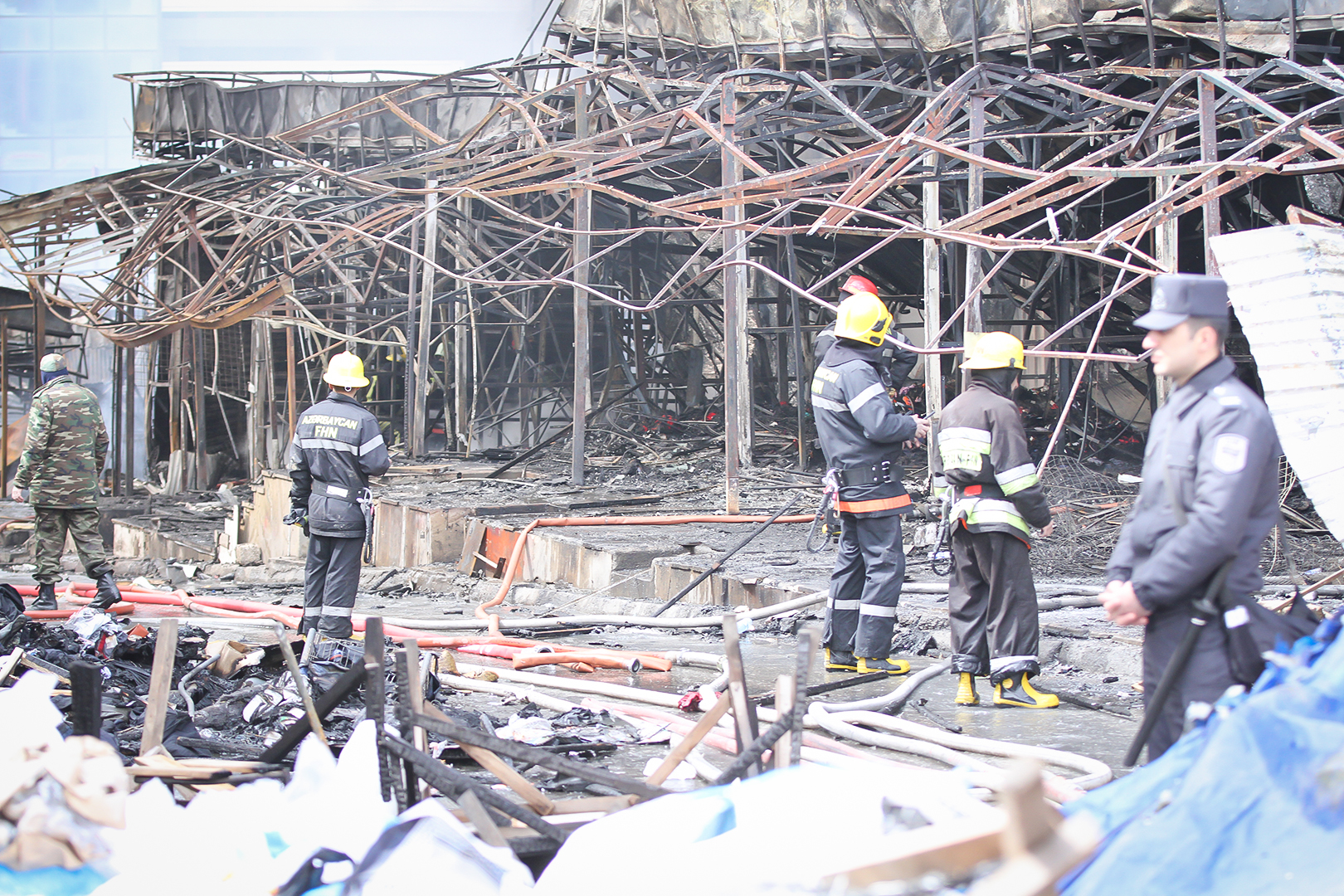 “Diqlas” Ticarət Mərkəzində yanğın