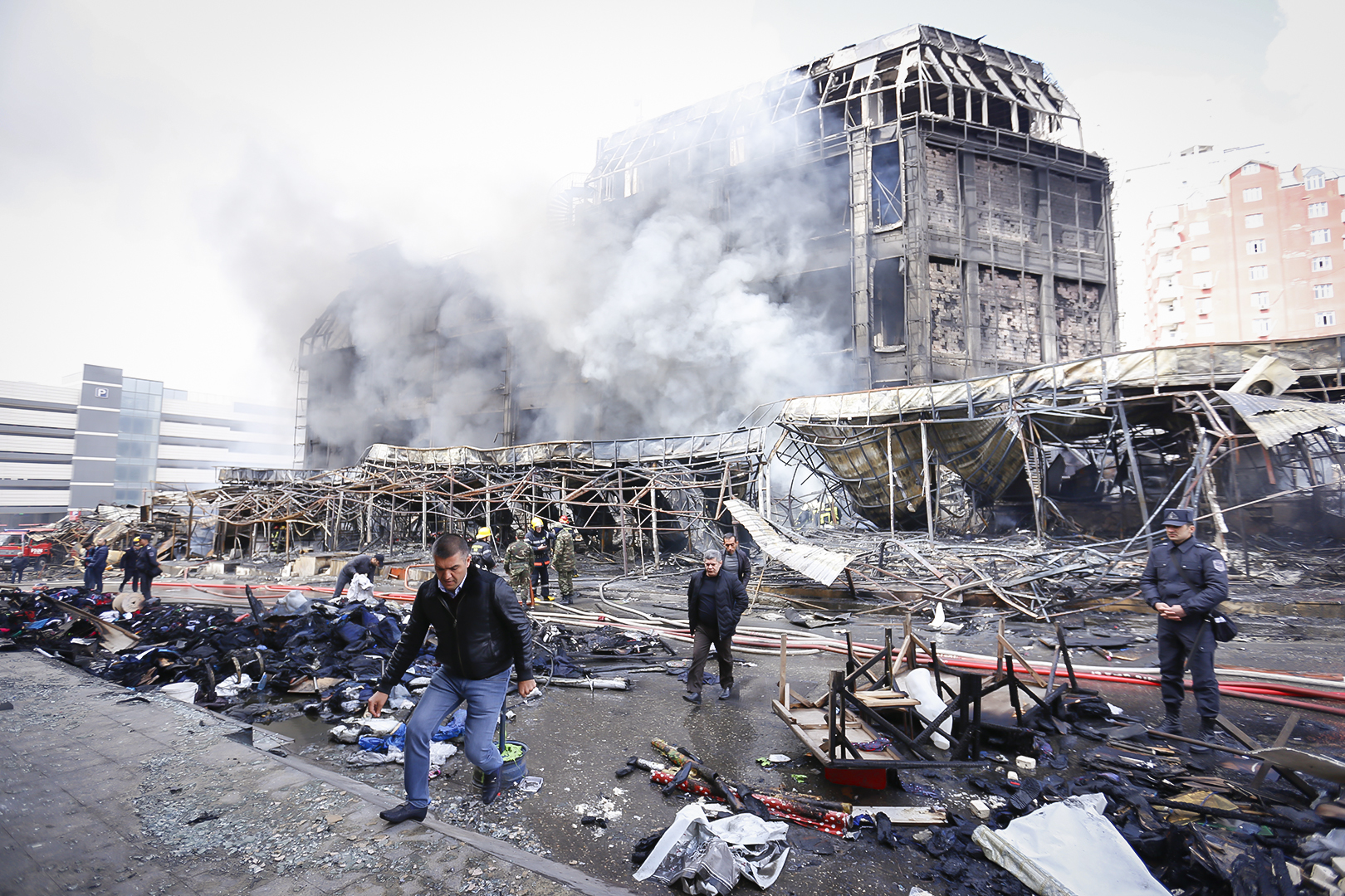 “Diqlas” Ticarət Mərkəzində yanğın