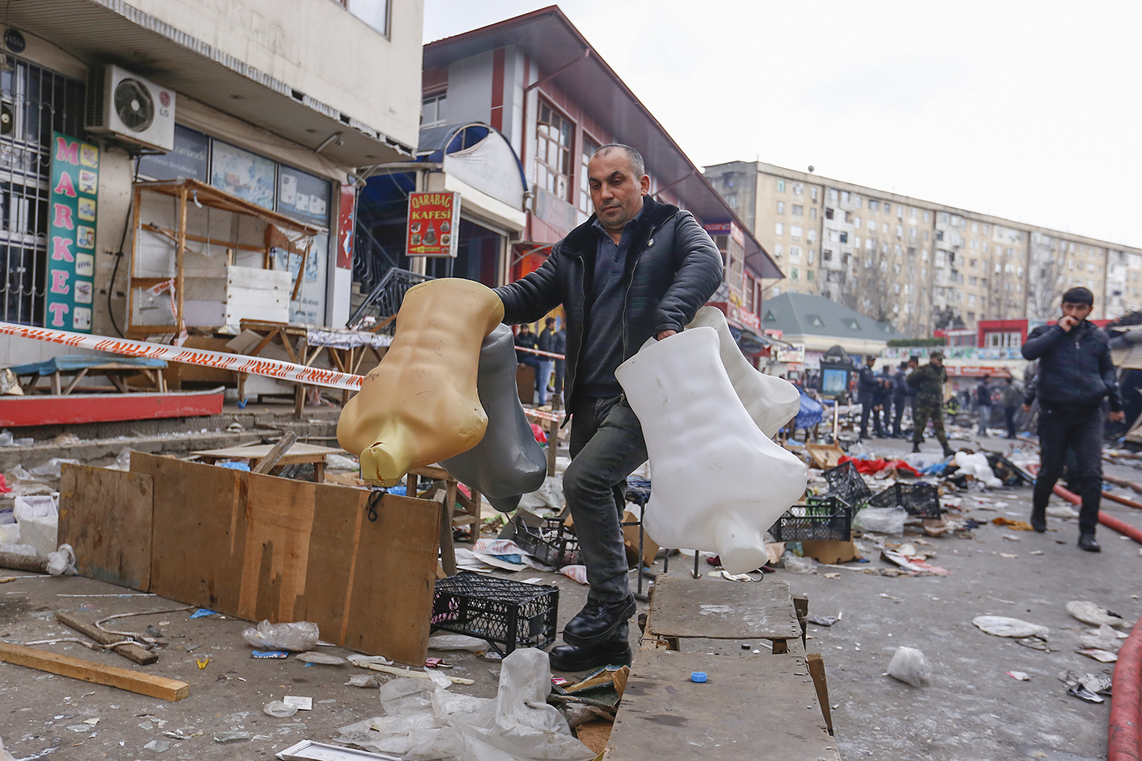 “Diqlas” Ticarət Mərkəzində yanğın