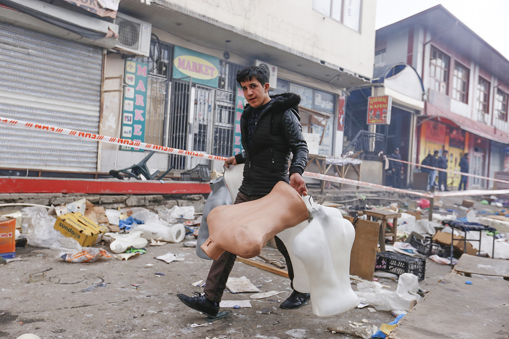 “Diqlas” Ticarət Mərkəzində yanğın