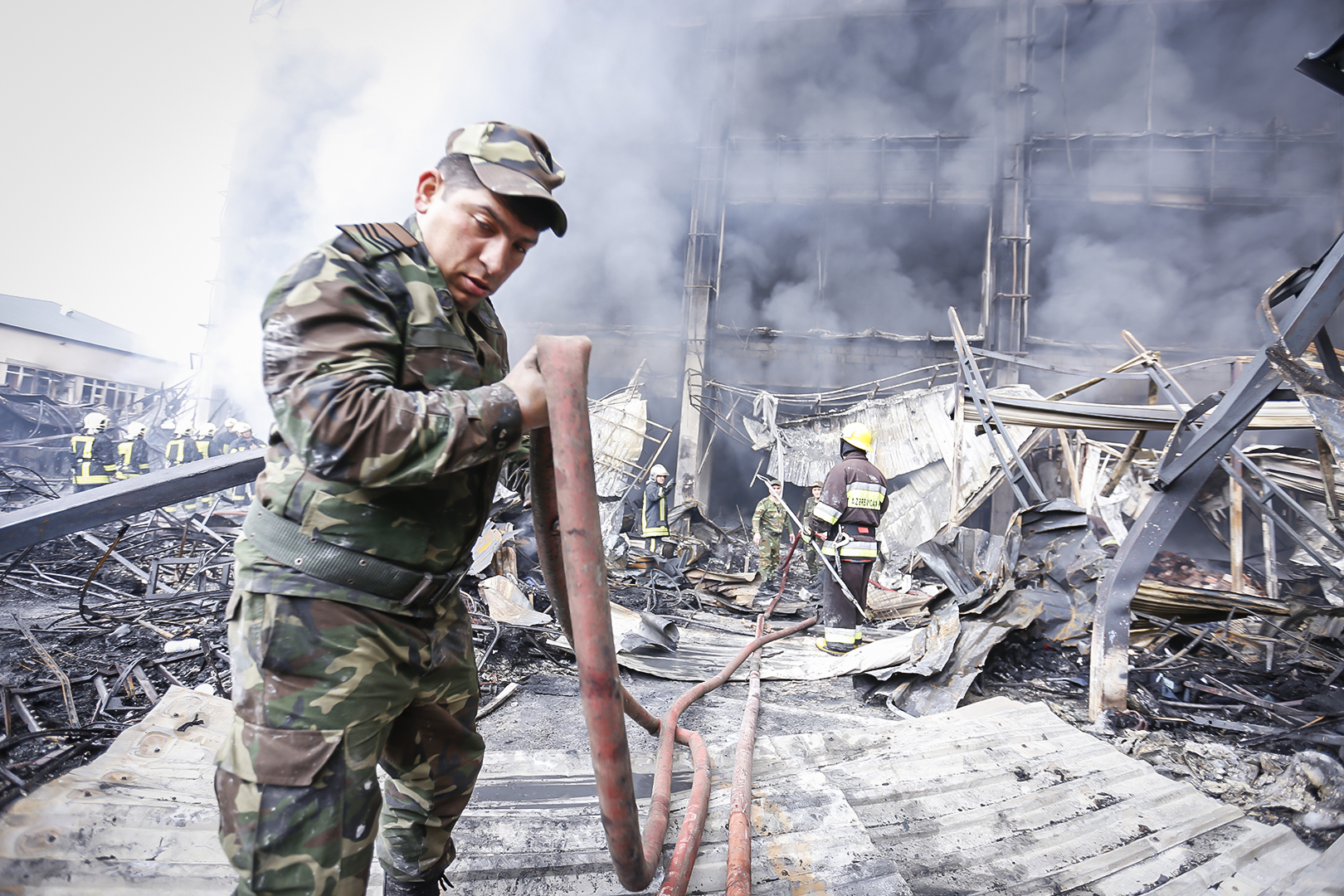 “Diqlas” Ticarət Mərkəzində yanğın