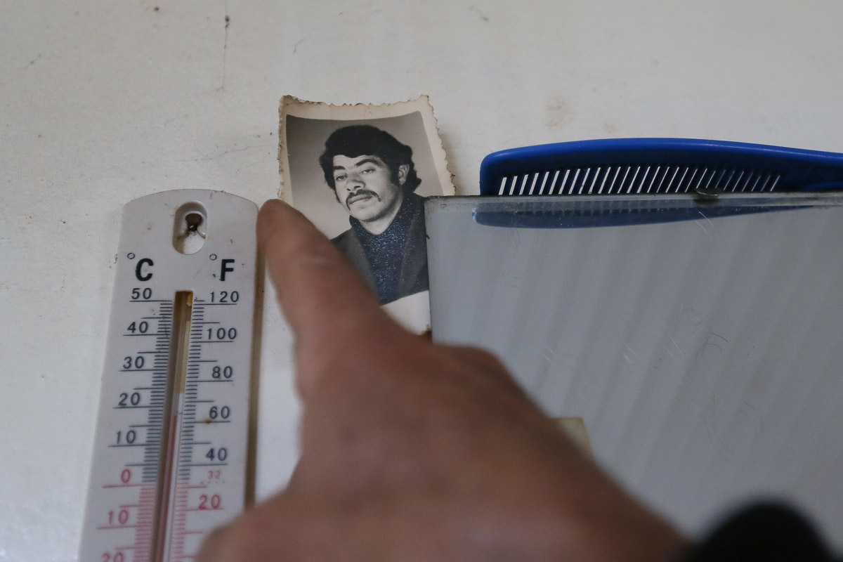 Əftun dayı cavanlıq fotosunu göstərir