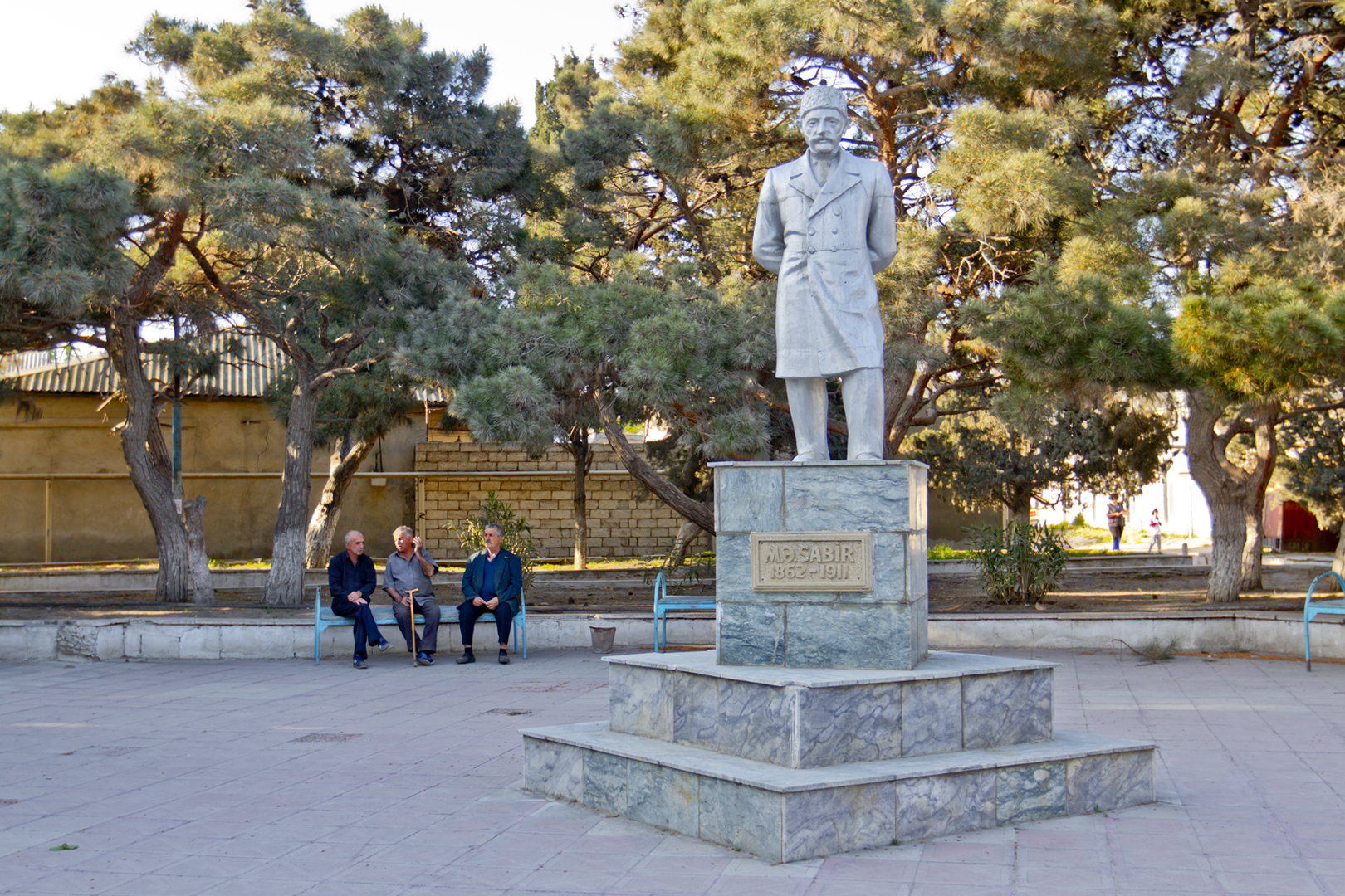 Əhalinin əsas məşğuliyyəti: quşçuluq və ticarət