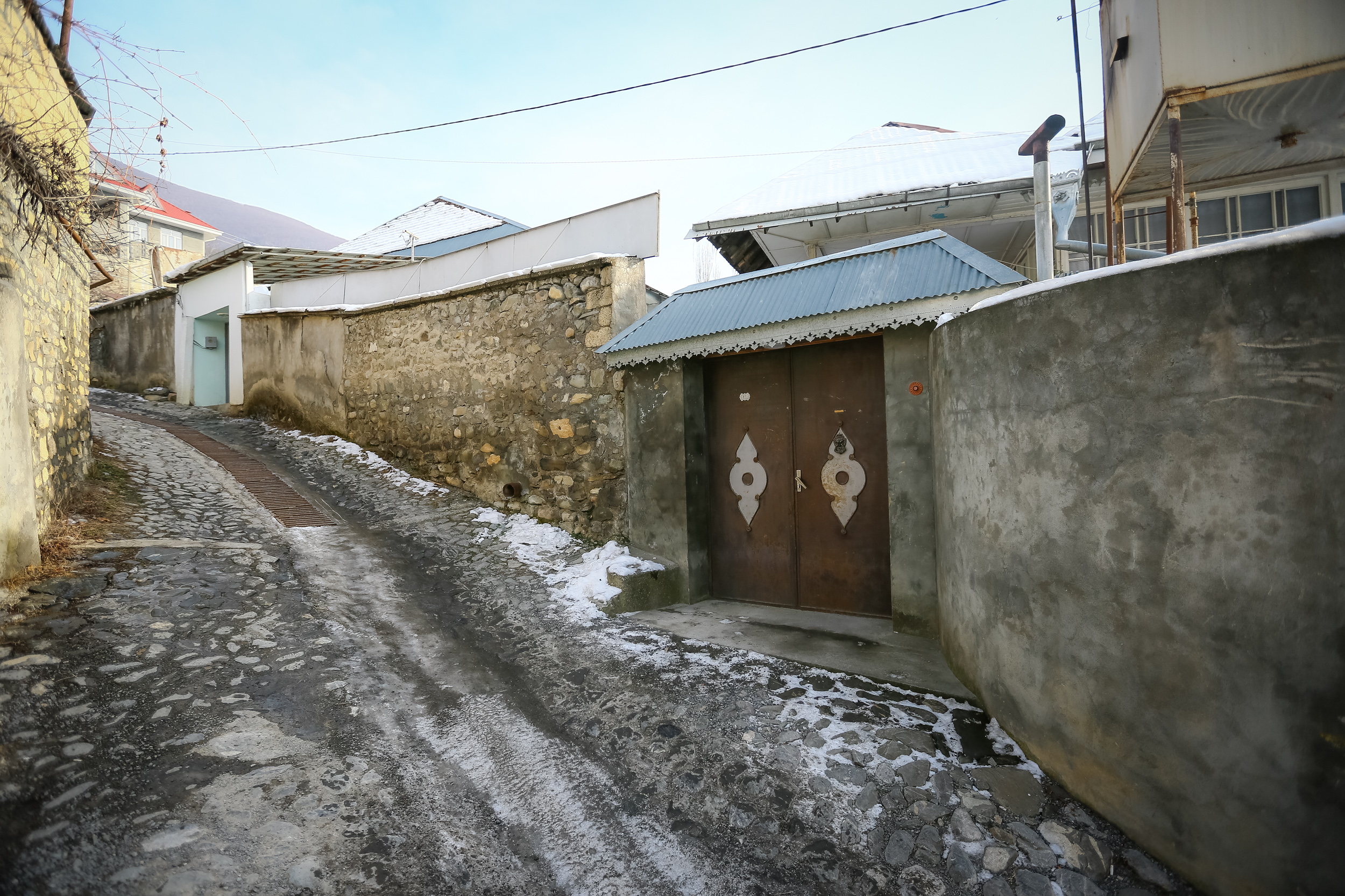 Əhəd usta artıq uzun illərdir ki, dulusçuluqla məşğuldur