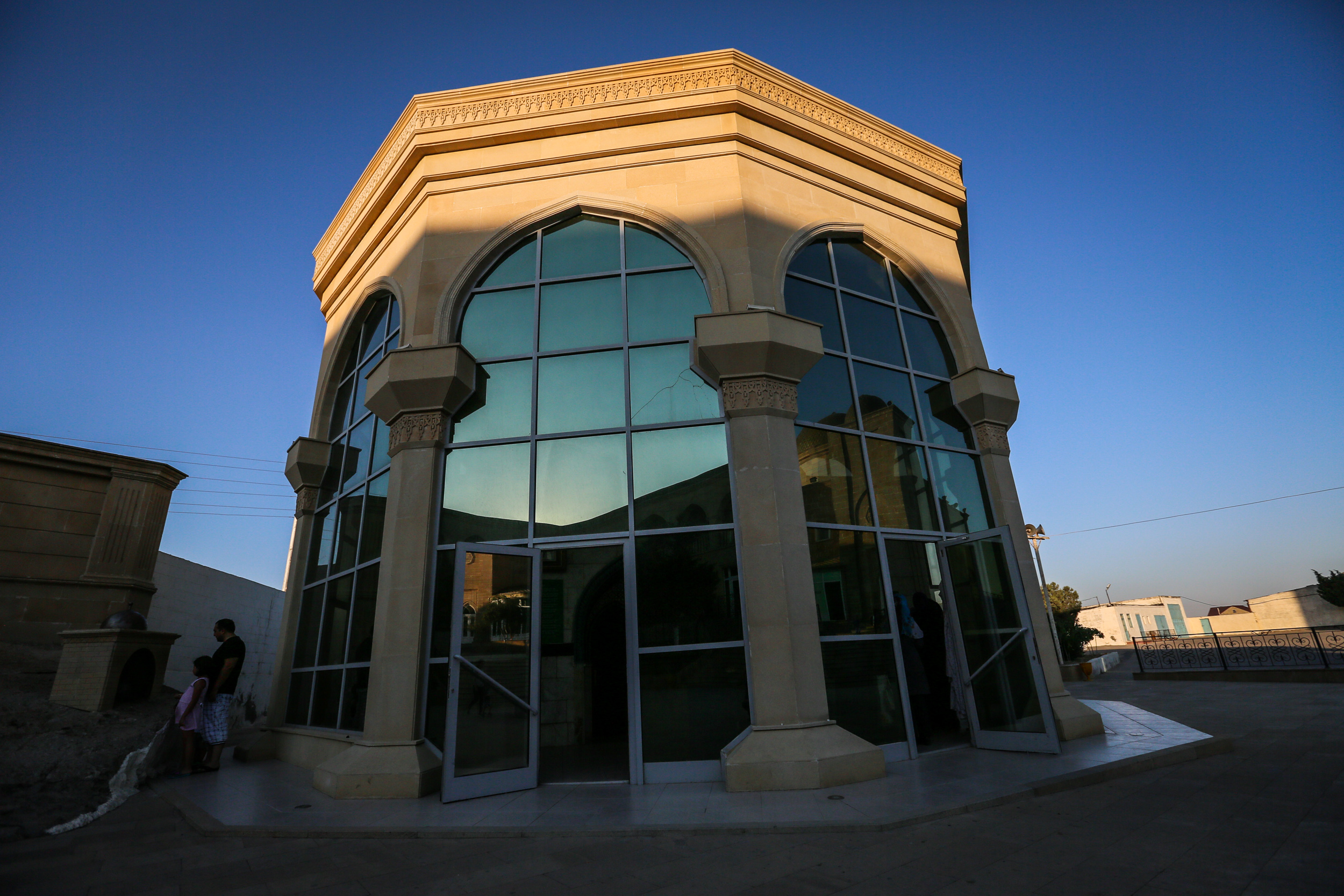 ”Əli ayağı” ziyarətgahının ümumi görünüşü