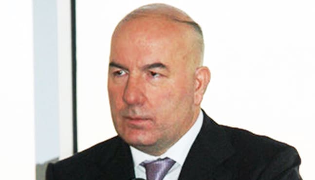 Эльман Рустамов