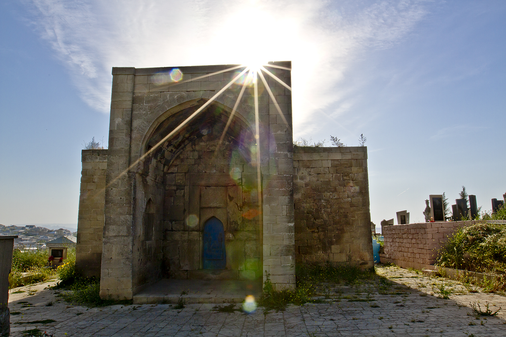 Hacı Şəhla abidəsi -1385-ci ildə usta Arif tərəfindən inşa edilib