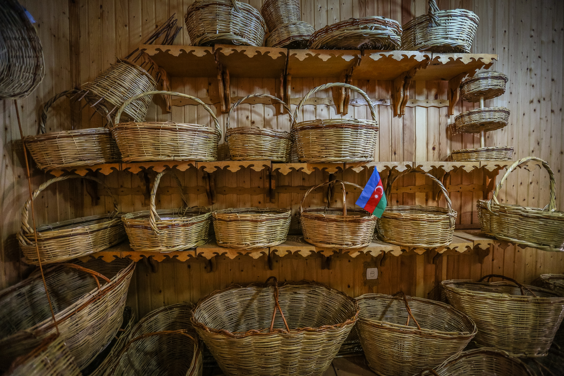 Hazırladığı səbətləri Gəncə və ətraf rayonlardan olan müəyyən adamlar sifariş verir