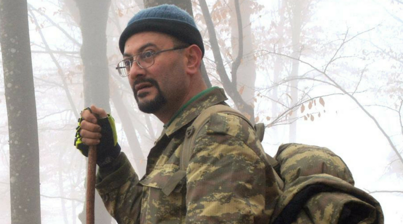 Художник Фархад Ялгузаг
