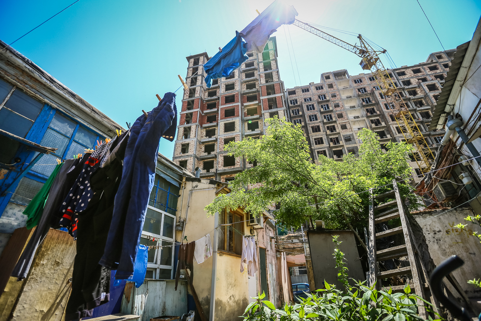 İnsanları həmişə bir sual narahat edir: Görəsən bizim məhəlləni də nə vaxtsa sökəcəklər?