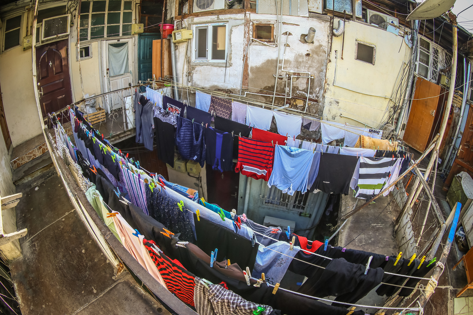 Kasıb sakinin gələn qonaq üçün çayı həmişə var