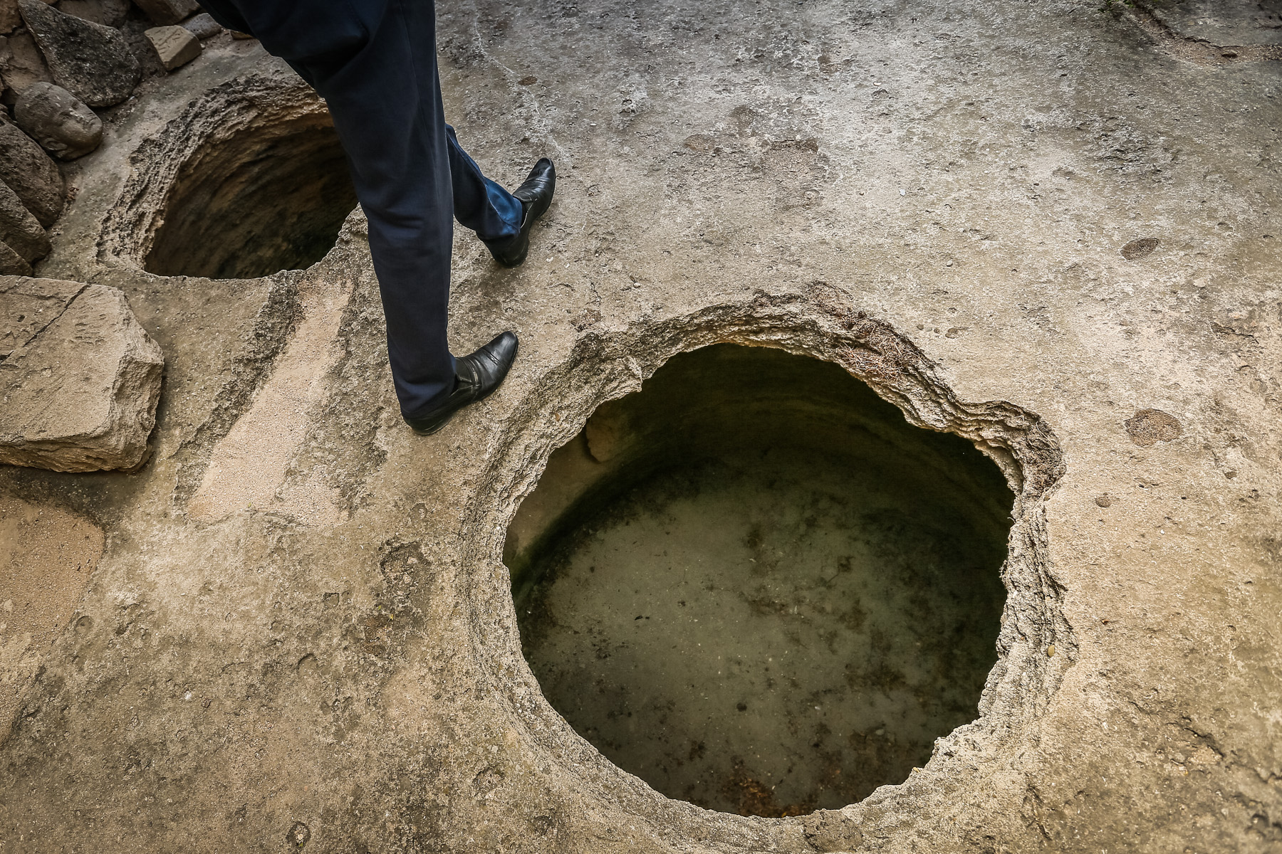 Keçmişdə bu quyularda ərzaq və müxtəlif məhsullar saxlanılırdı