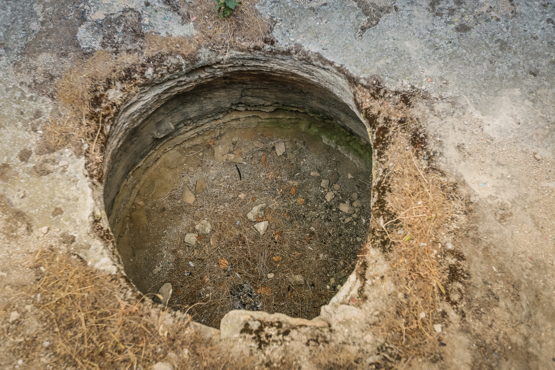 Keçmişdə bu quyularda ərzaq və müxtəlif məhsullar saxlanılırdı