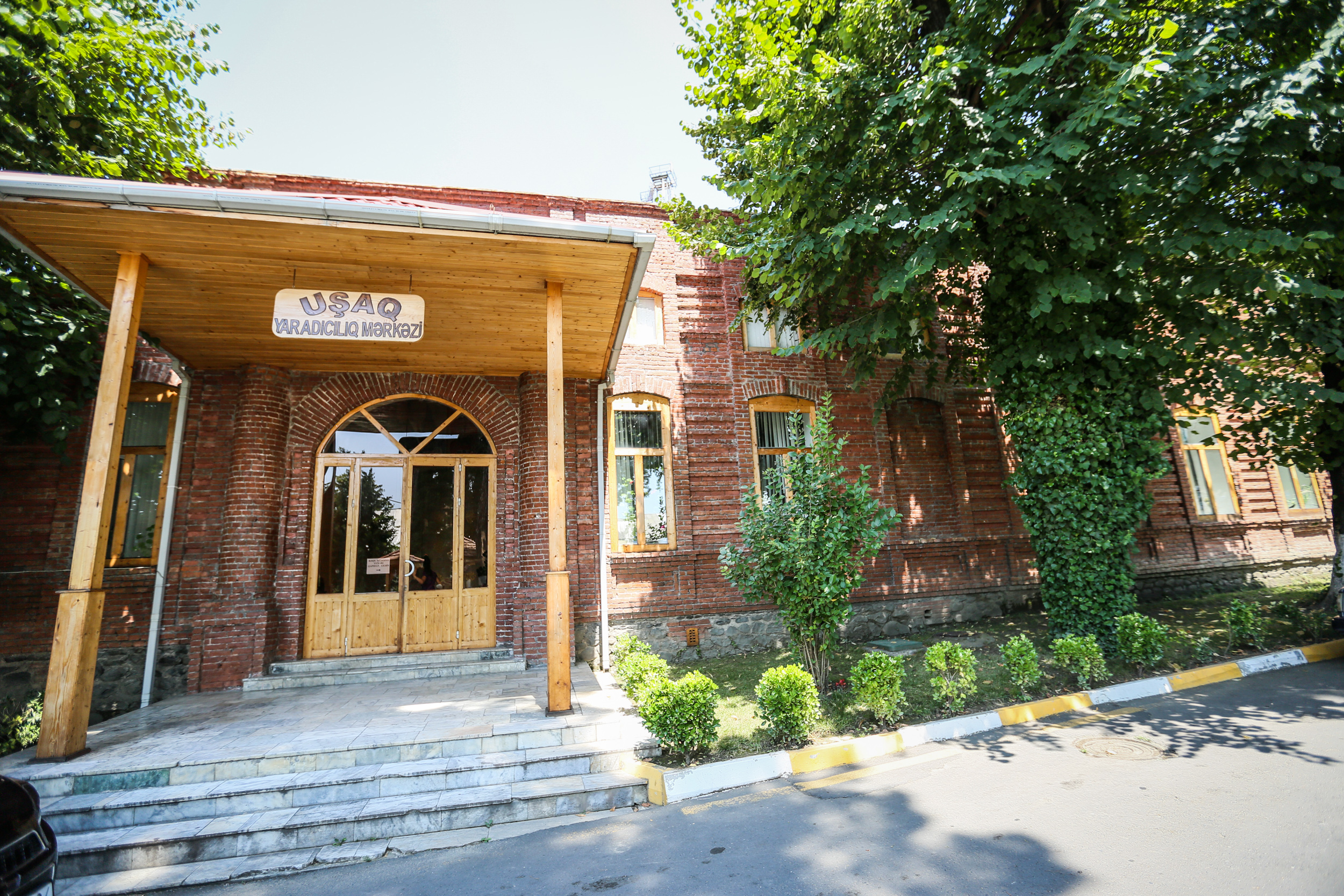 Kifayət xanım 27 ildən sonra Zaqatala Uşaq Yaradıcılıq Mərkəzində öz işinə davam etdirmək qərarını verib. 2002-ci ildən burada çalışır