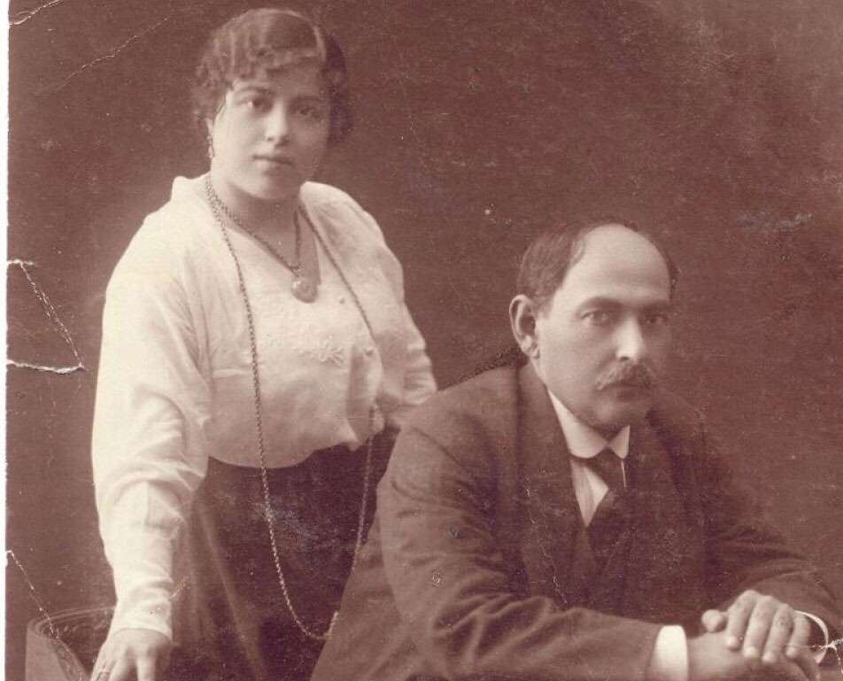 Nərimanov həyat yoldaşı Gülsüm xanımla