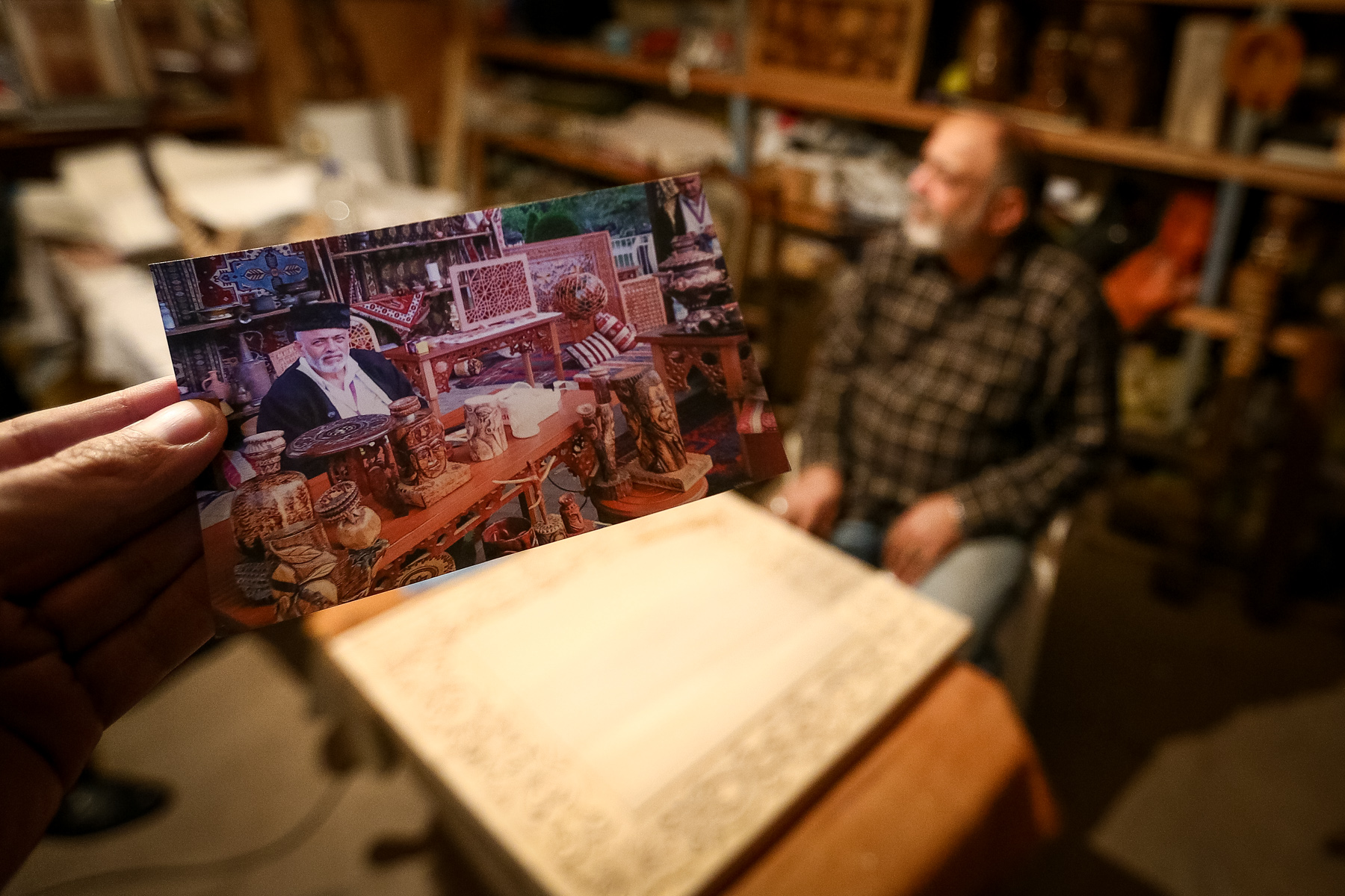 Nizami Abbasov daha çox sərgilərdə iştirak etməyə üstünlük verir