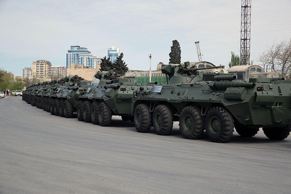 Новая российская военная техника в Баку фото: AzerNews