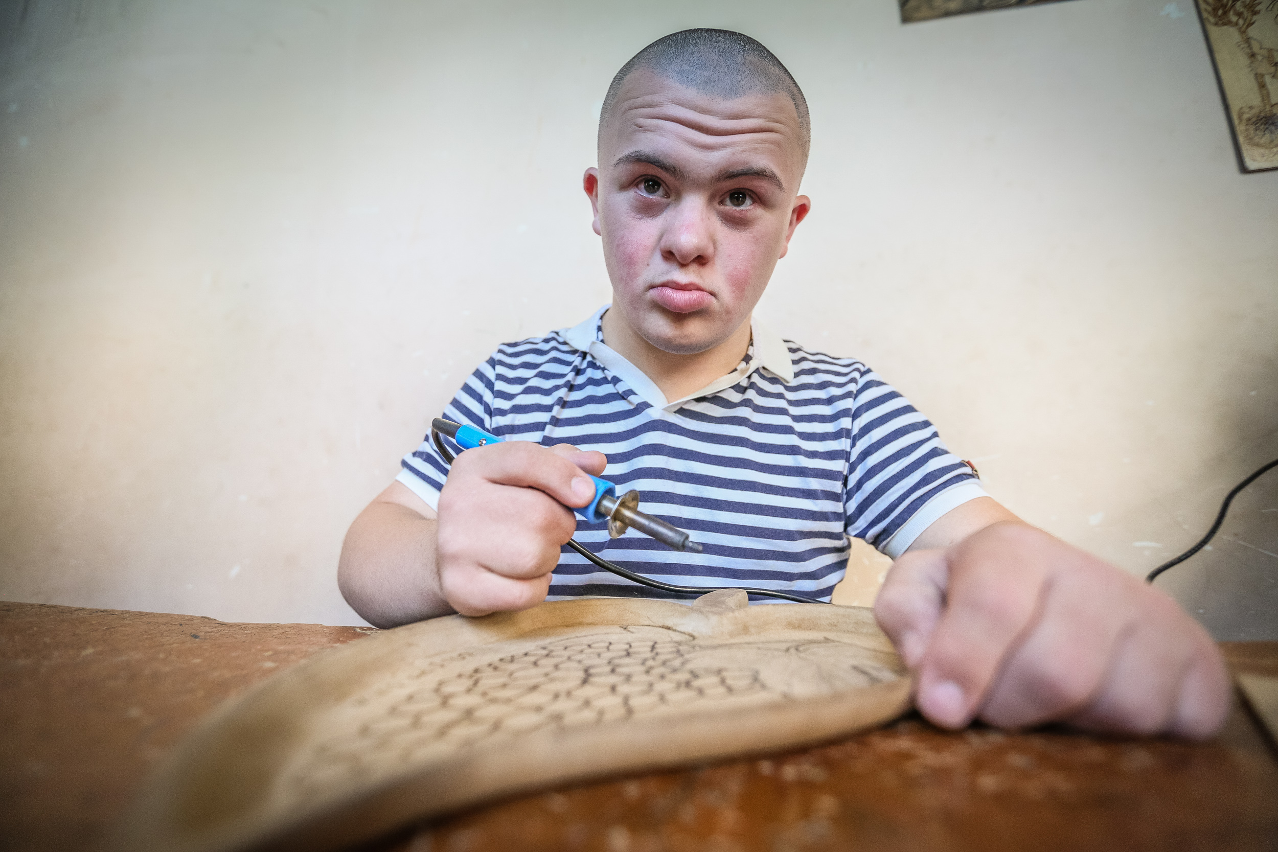 Nuru artıq bir neçə aydır ki, Kifayət xanımın yanına gəlib-gedir. Kifayət xanım deyir ki, bir neçə aydan sonra Nurunun öz fərdi sərgisi olacaq.