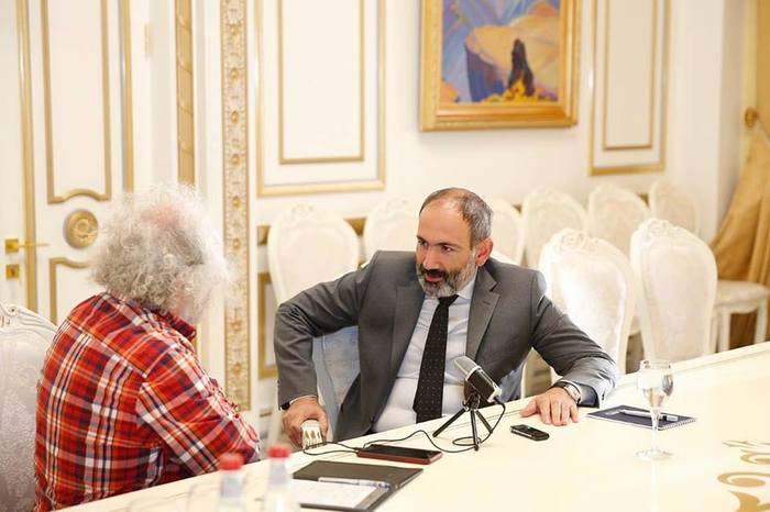 Paşinyan müsahibə verərkən