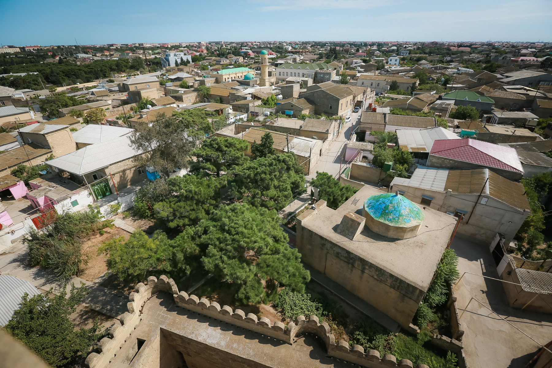 Qalanın sonuncu mərtəbəsində Bakı kəndlərindən Ramana, Bilgəh, Nardaran, Buzovna, Qala, Pirallahı, Şüvəlanı görmək mümkündür