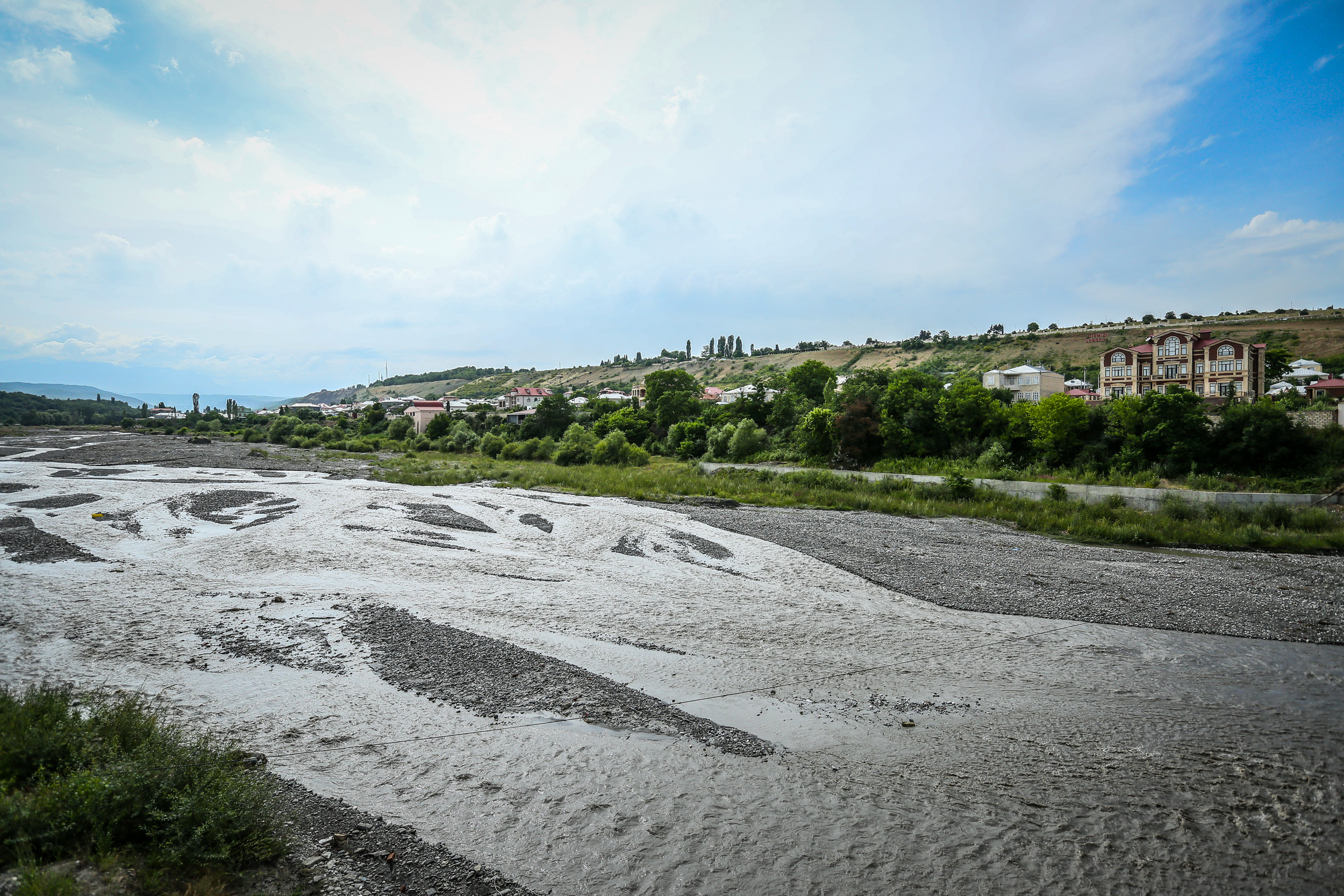 Red Village is located on the right bank of the Qudyalçay river. Many people know the village by the name of, “Jewish Village” as well