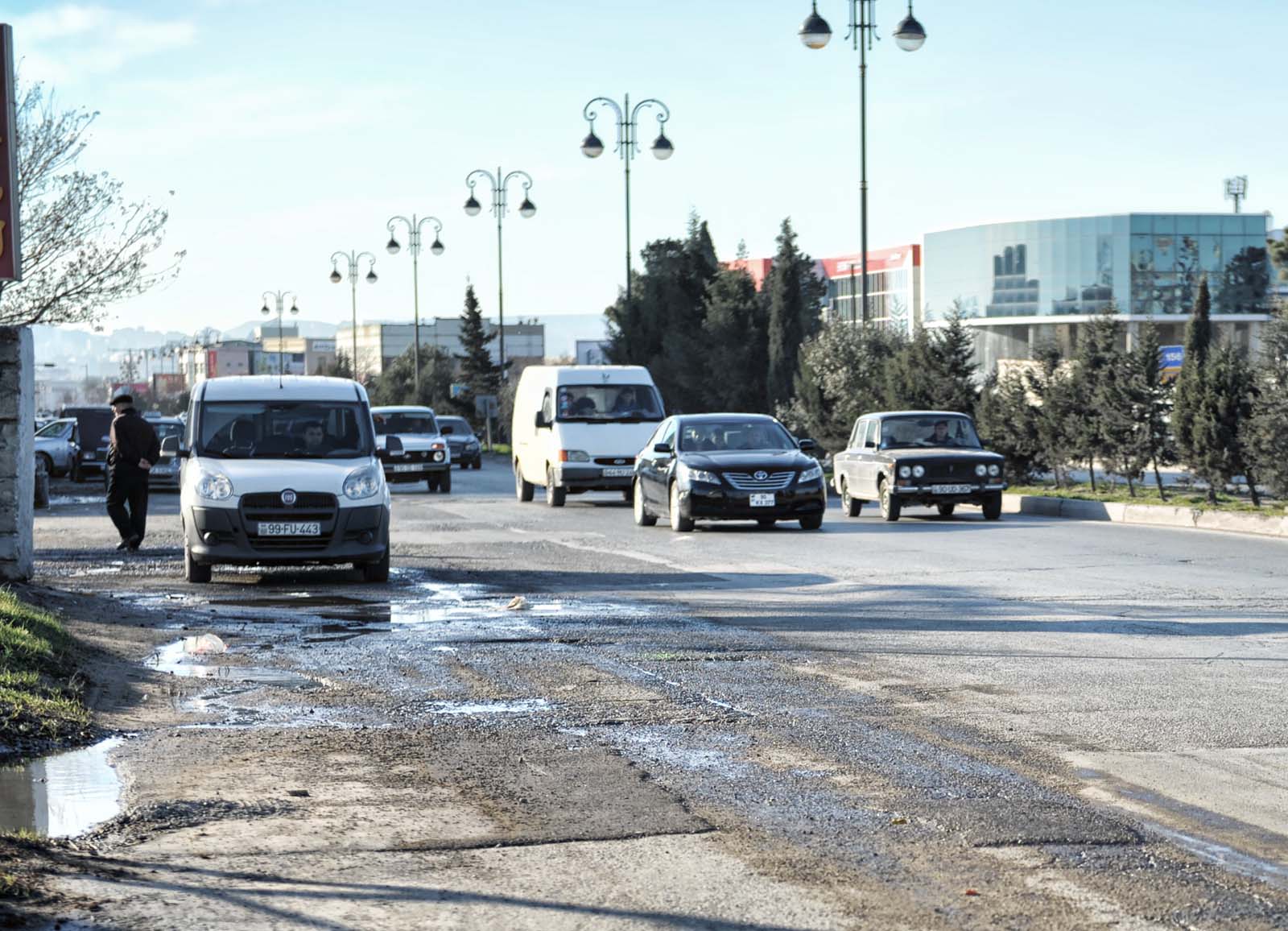 Şəhərin ən işlək yollarından biridir