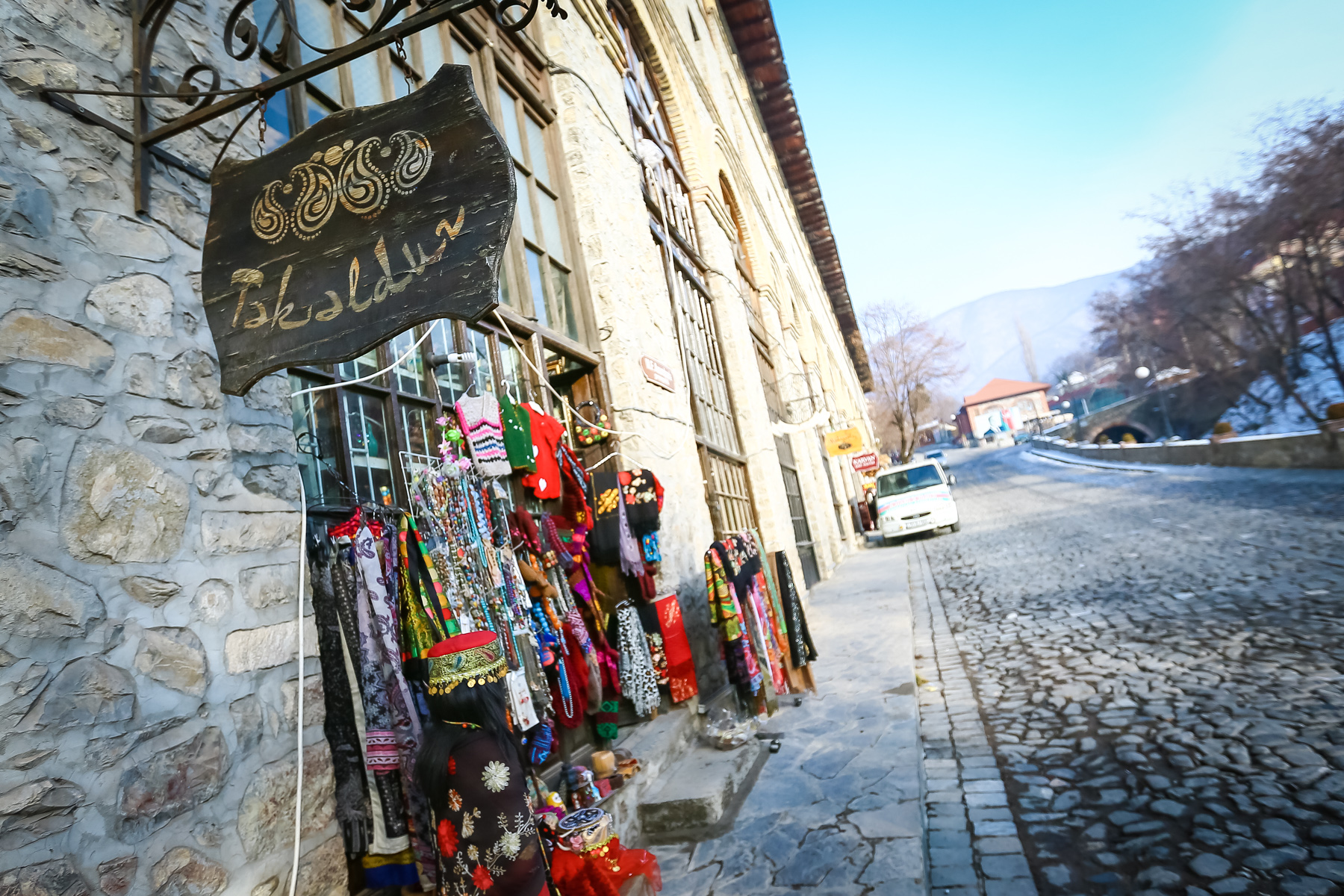 Şəkinin Yuxarı Karvansarayında təkəlduzla bağlı yaradılmış məkan