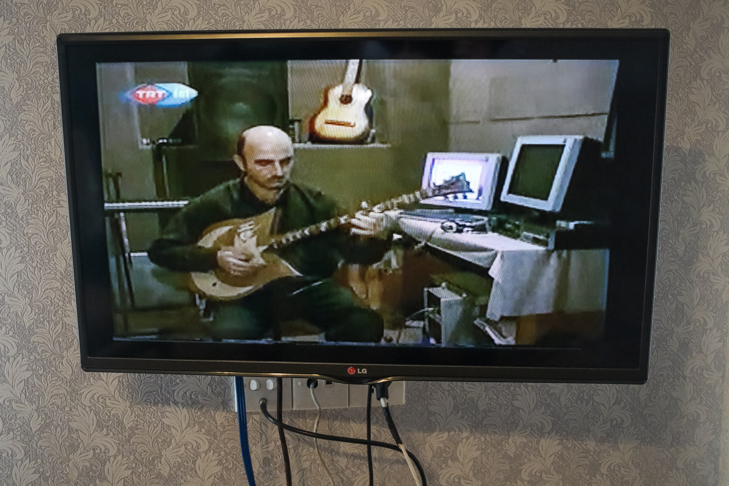 Türkiyənin TRT kanalı Zahid müəllimin ixtira etdiyi ‘Oğuz’ aləti haqqında reportaj yayımlayır