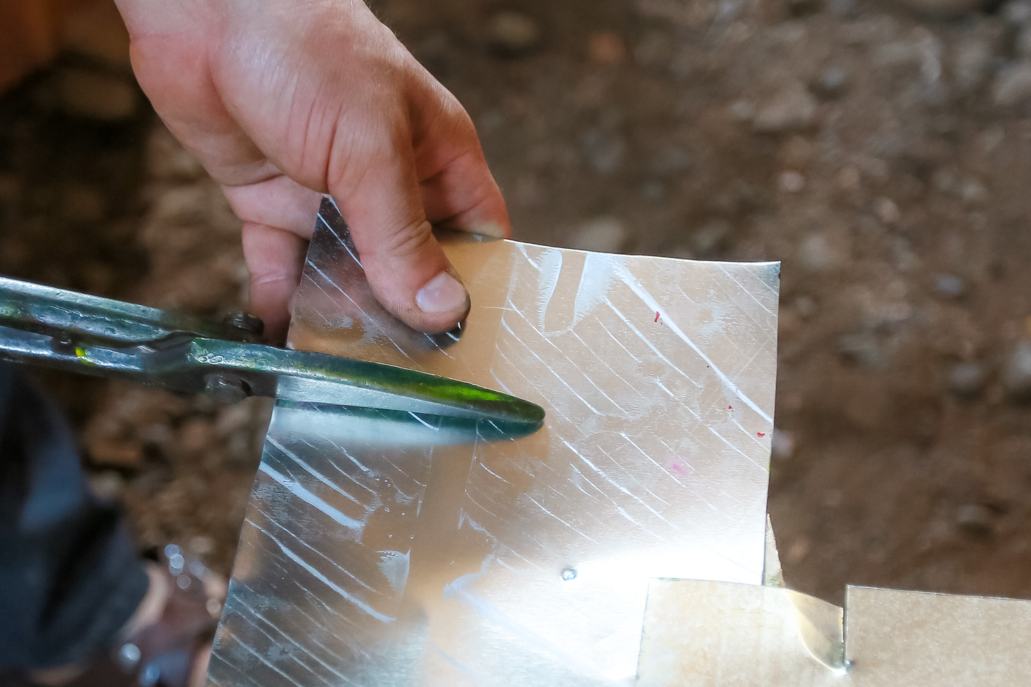 Usta gün ərzində 1-2 sandıq hazırlaya bildiyini deyir