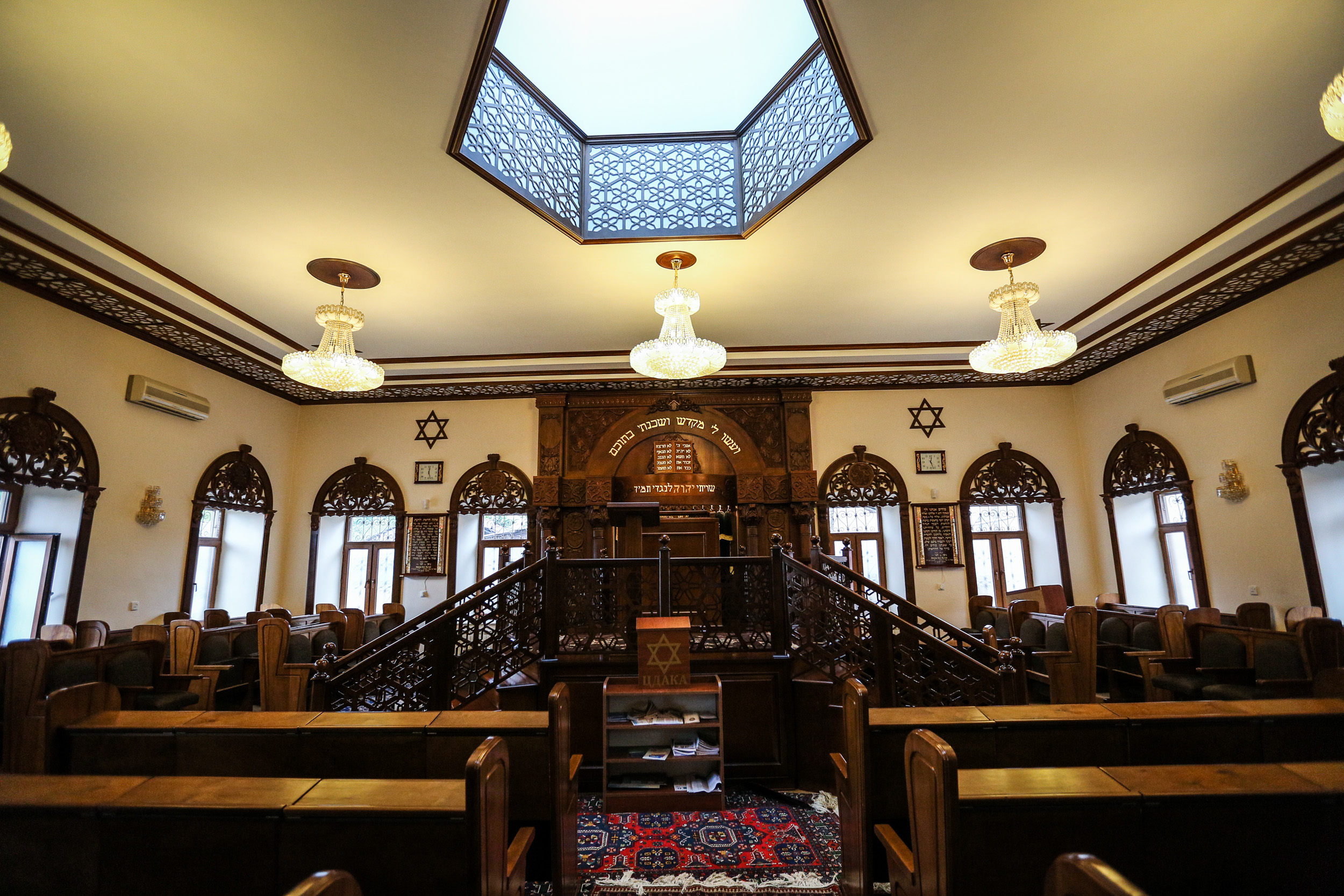 View of the synagogue from the interior