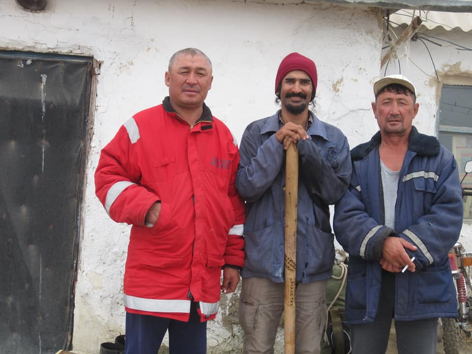 Yaşar Xudiyev (Ortada)