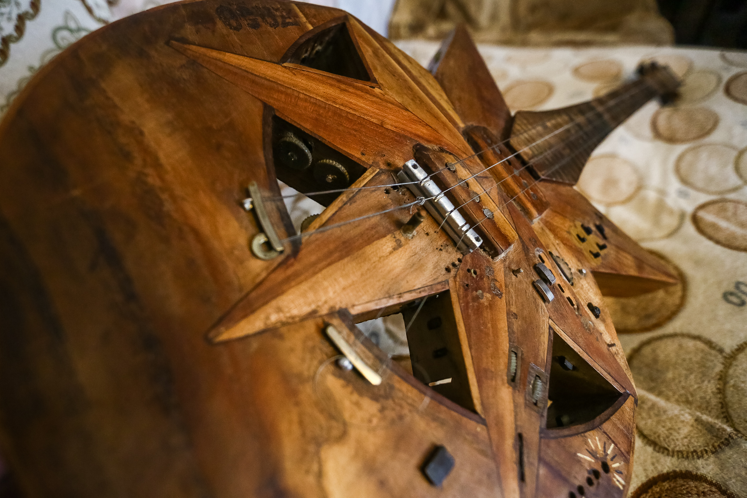 Zahid müəllim deyir ki, aləti ‘Oğuz’ adlandırılmasında məqsəd tarixi simvolları yaşatmaqdan ibarət olub.