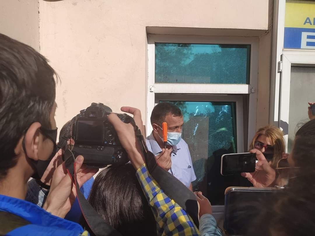 Tofiq Yaqublu məhkəməyə vintaçanla gəldi