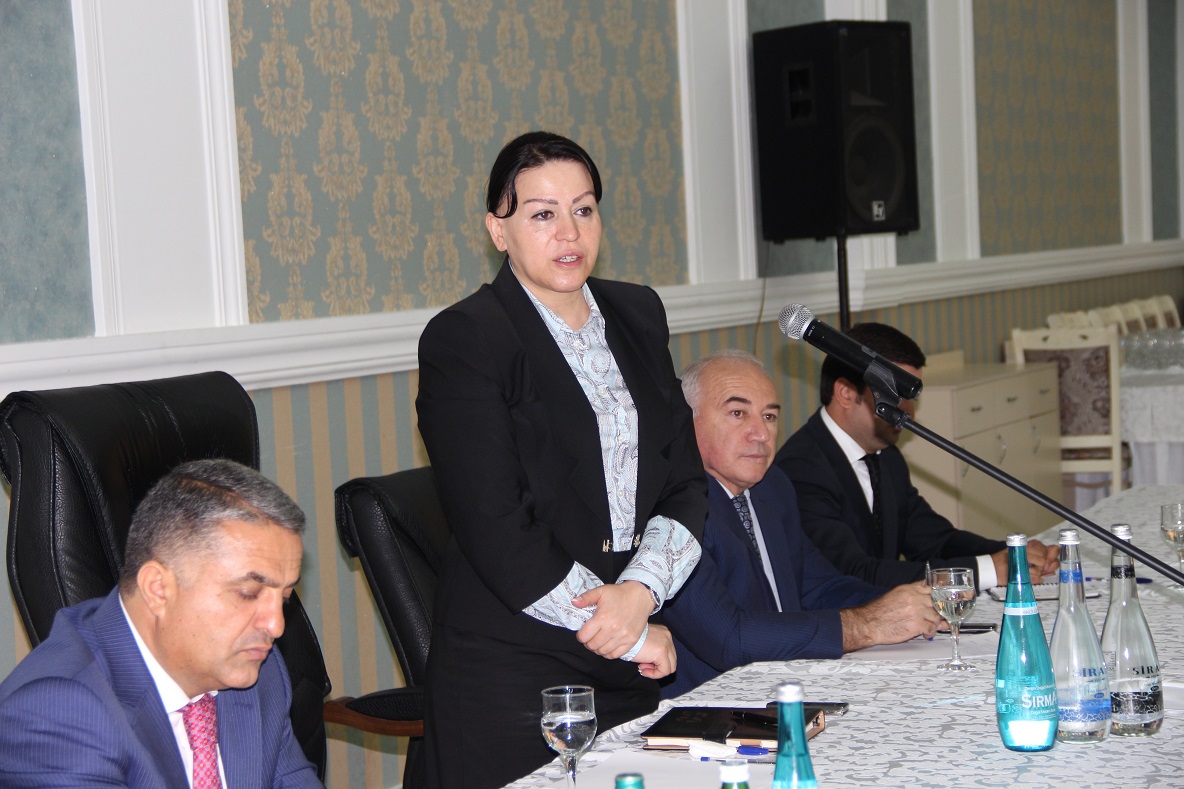 Abşeron Rayon İcra Hakimiyyətinin baçısı İradə Gülməmmədova və müavinləri