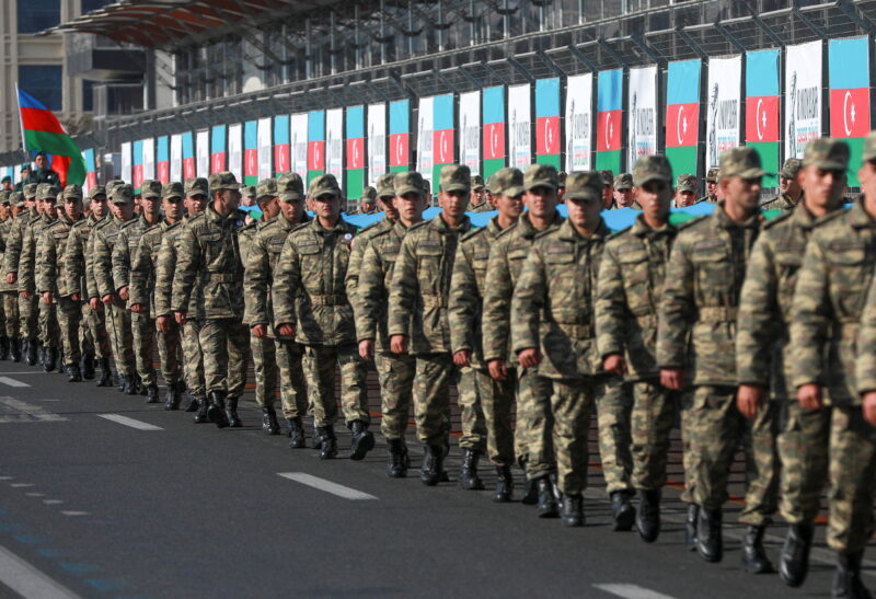 Azərbaycan əsgəri, foto: REUTERS/Aziz Karimov