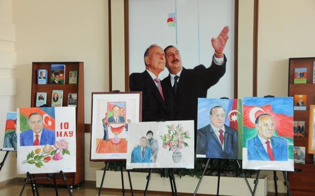 Heydər Əliyevin plakatları