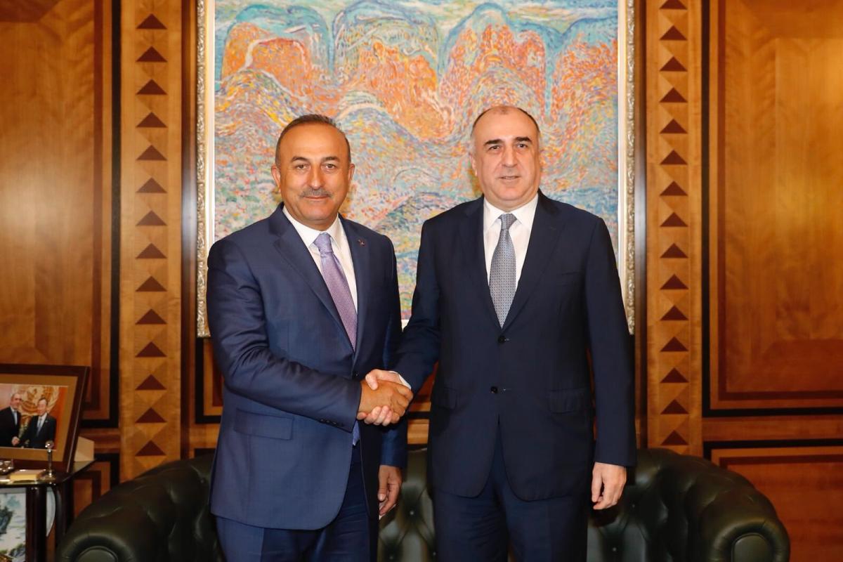 Turkish Foreign Minister Mevlüt Cavuşoğlu and his Azerbaijani counterpart Elmar Mammadyarov meet in Baku on 24 July. (photo: https://twitter.com/TC_Disisleri)